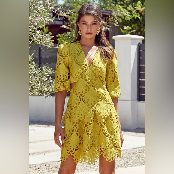 Dresses & Skirts - Brand new with tags Beautiful Adalyn Rea yellow Lace Cutout Dress size M